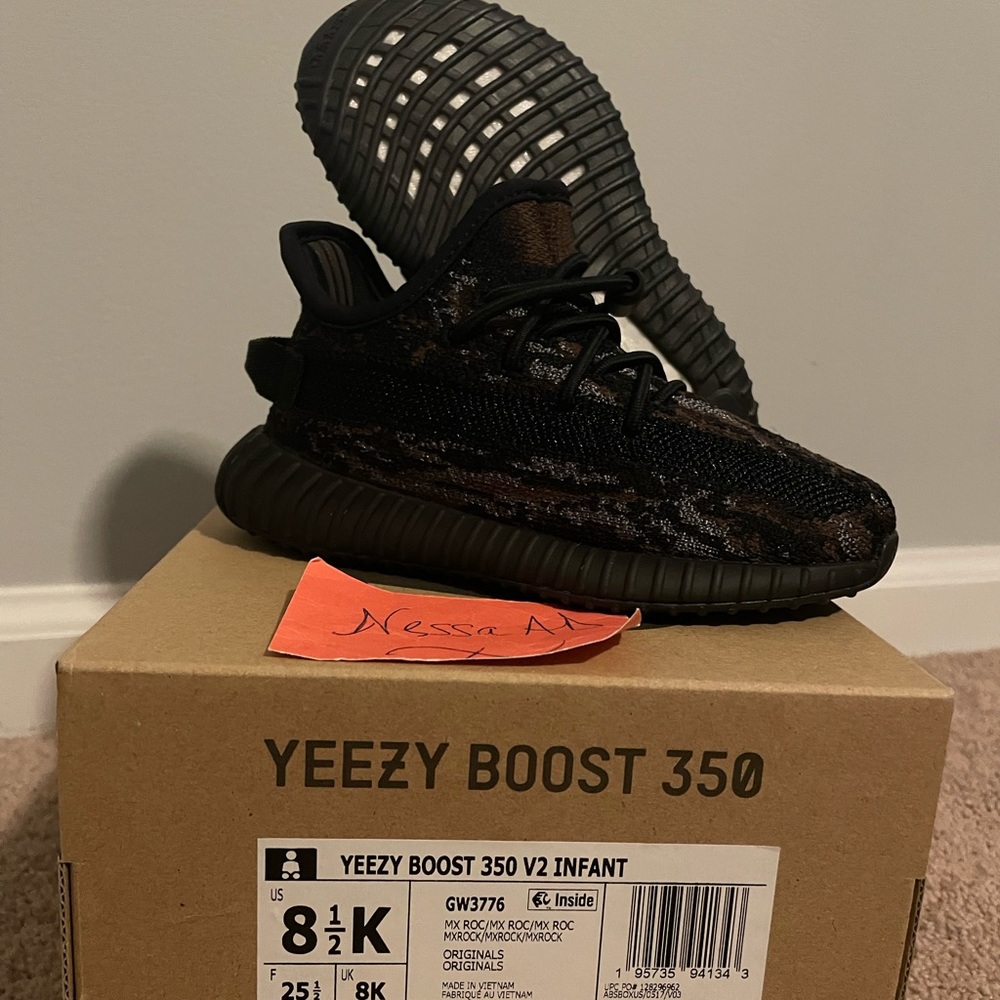 🚨 SOLD 🚨 Yeezy 350 “Mx Rock” (Infants)
